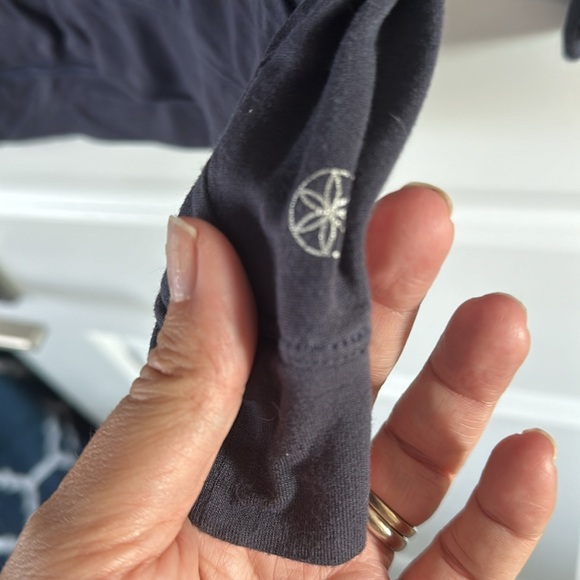 📌3 for $20📌 Gaiam Yoga top Gray size XL - Picture 2 of 5